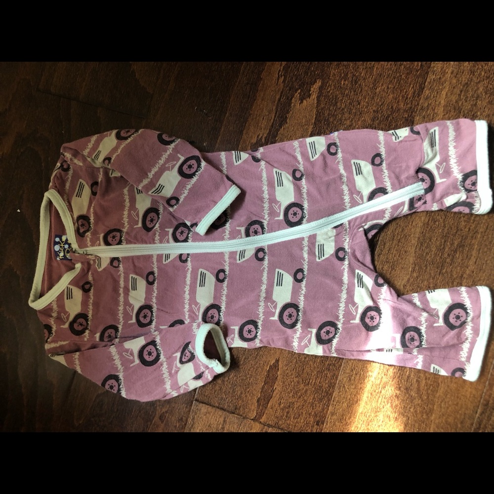 Kickee pants pajamas like new